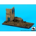 Black dog D72029 Ruined house italy base