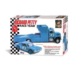 AMT 1072 - Richard Petty Race Team 1/25