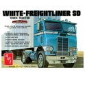 AMT 1004 - Freightliner Tractor 1/25