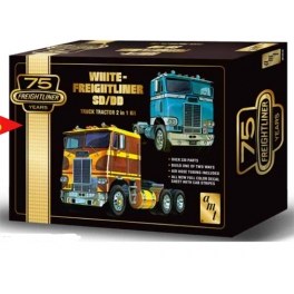 AMT 1046 - White Freightliner 2-in-1 1/25 AMT 1046 - White Freightliner 2-in-1 1/25