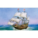 Zvezda 6509 Golden Hind