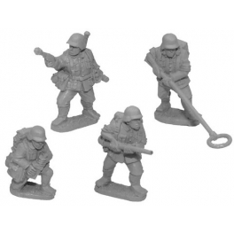 Crusader Miniatures WWG014 German Assault Engineers 