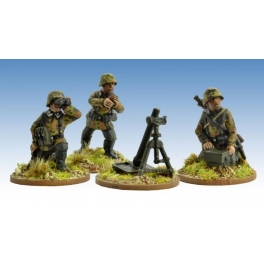 Crusader Miniatures WWG161 German Schutzen Firing 8cm Mortar