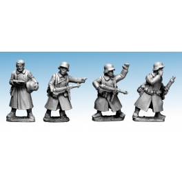 Crusader Miniatures WWG175 German Infantry in Greatcoats (Command)